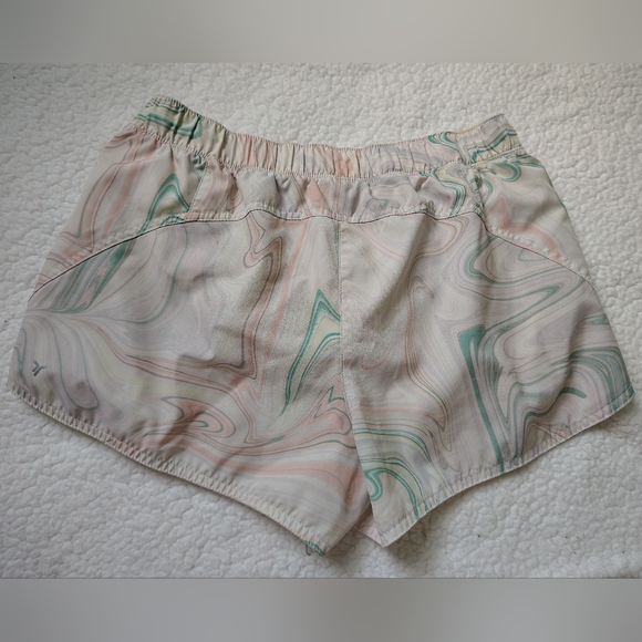 Old Navy Women's Medium Stretchtech Dry Quick Dolphin Hem Run Shorts - Picture 10 of 11